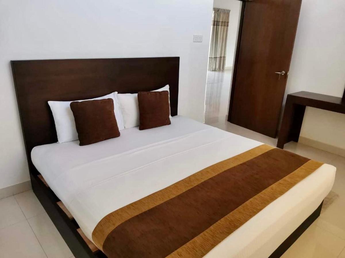 Aradhana Airport Transit Hotel Катунаяка Екстер'єр фото