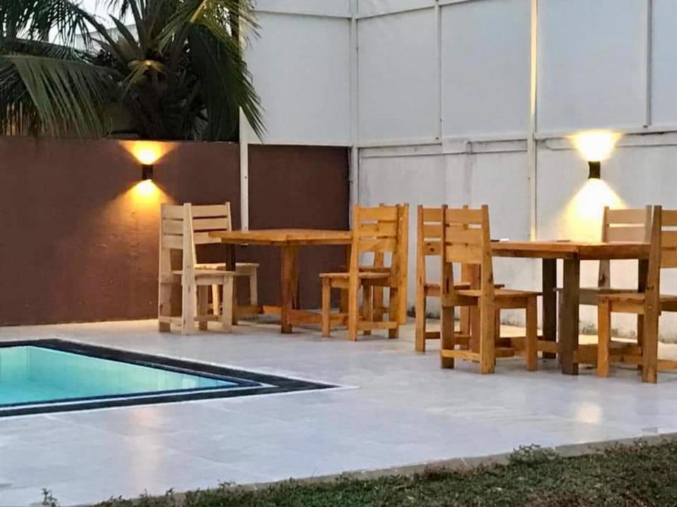 Aradhana Airport Transit Hotel Катунаяка Екстер'єр фото