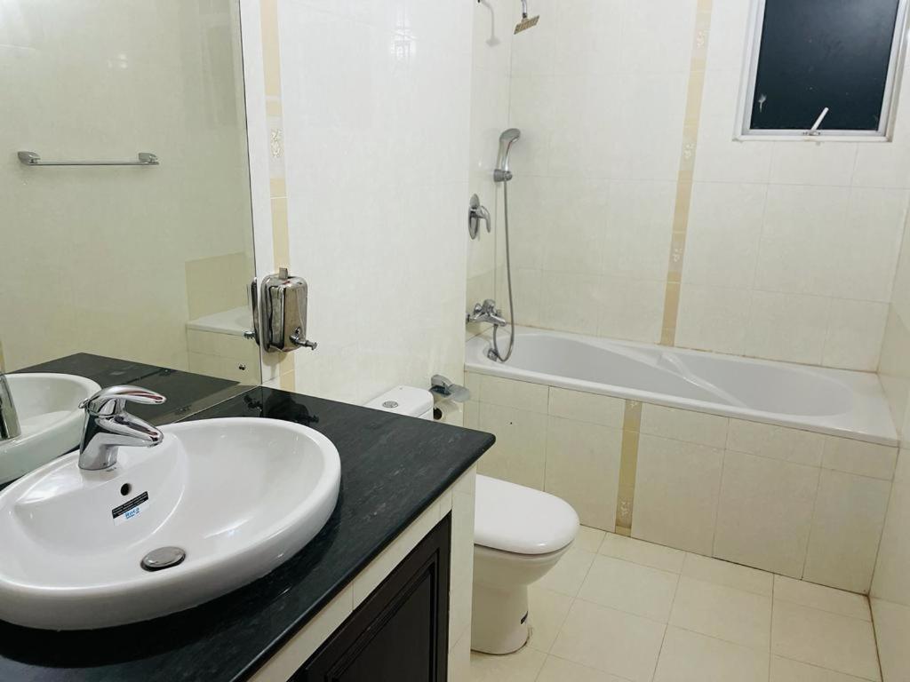 Aradhana Airport Transit Hotel Катунаяка Екстер'єр фото
