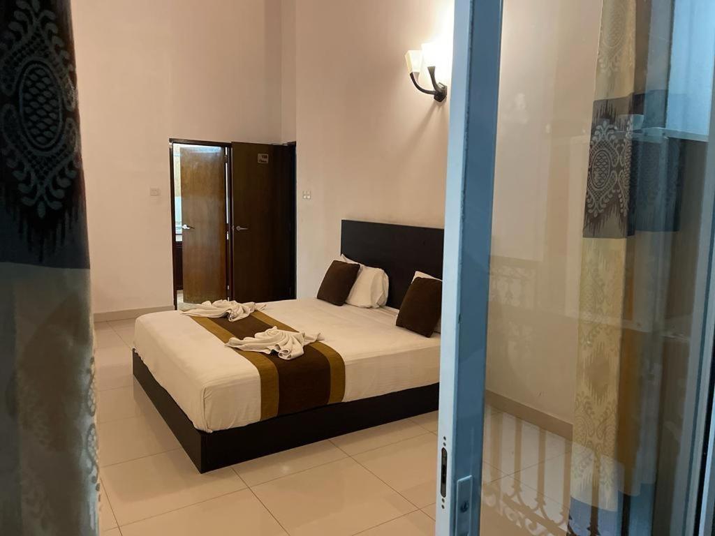 Aradhana Airport Transit Hotel Катунаяка Екстер'єр фото
