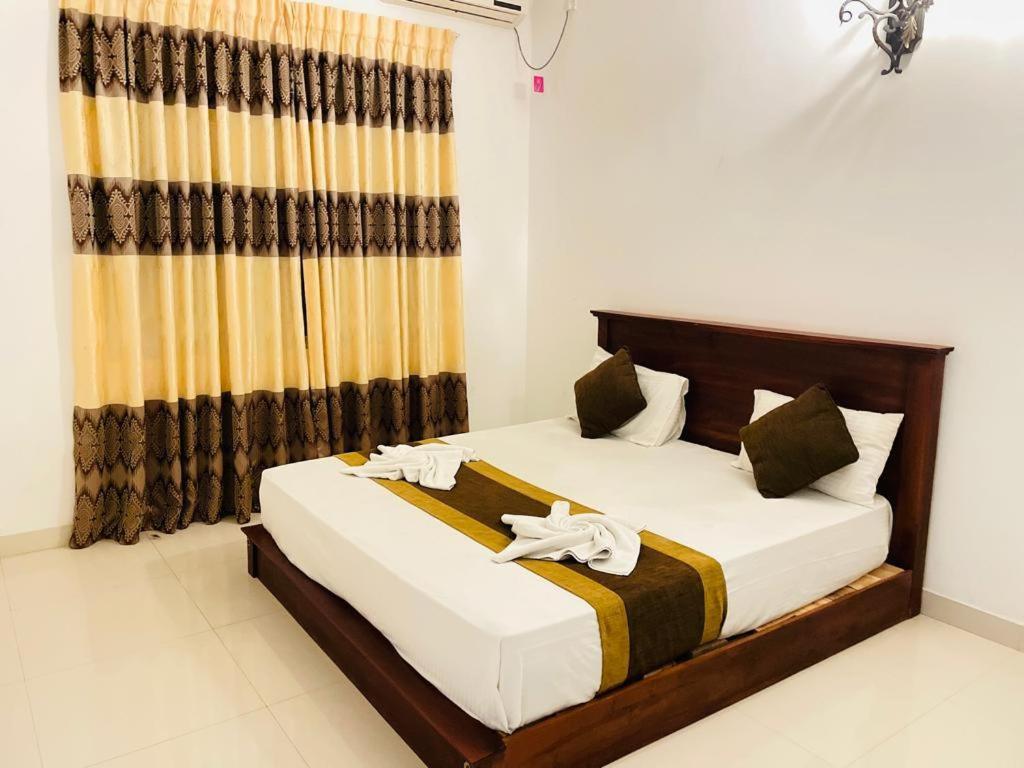 Aradhana Airport Transit Hotel Катунаяка Екстер'єр фото