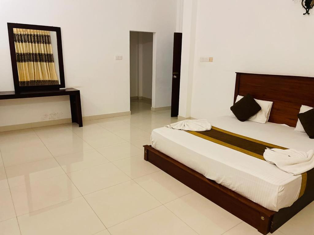 Aradhana Airport Transit Hotel Катунаяка Екстер'єр фото