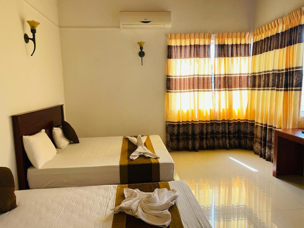 Aradhana Airport Transit Hotel Катунаяка Екстер'єр фото