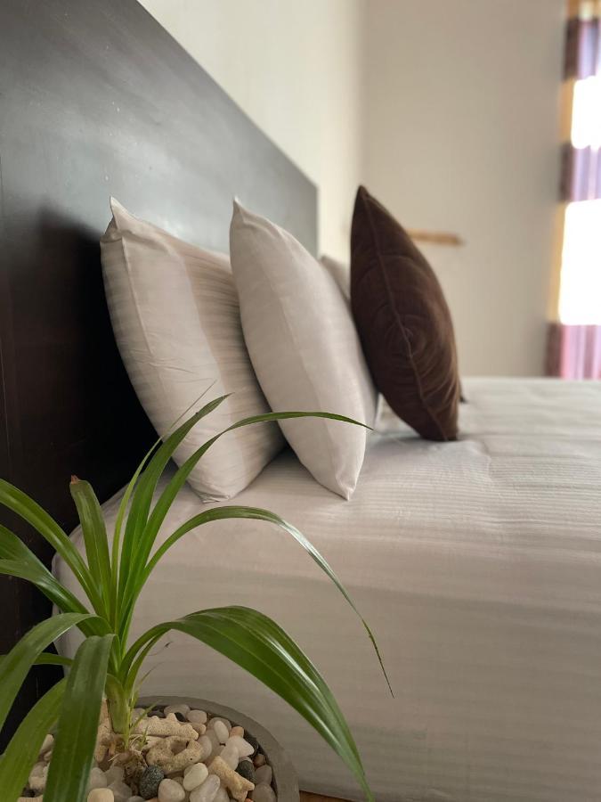 Aradhana Airport Transit Hotel Катунаяка Екстер'єр фото