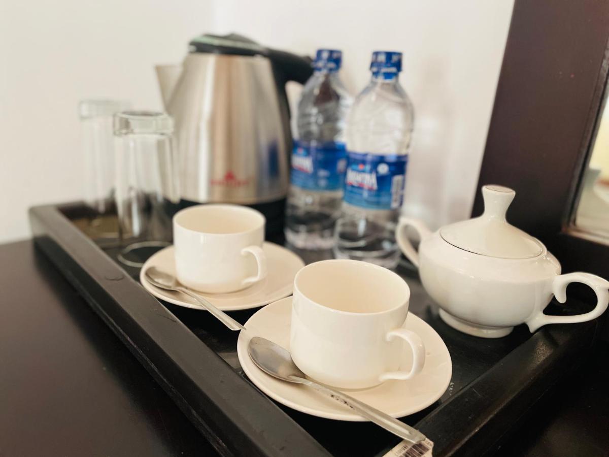 Aradhana Airport Transit Hotel Катунаяка Екстер'єр фото